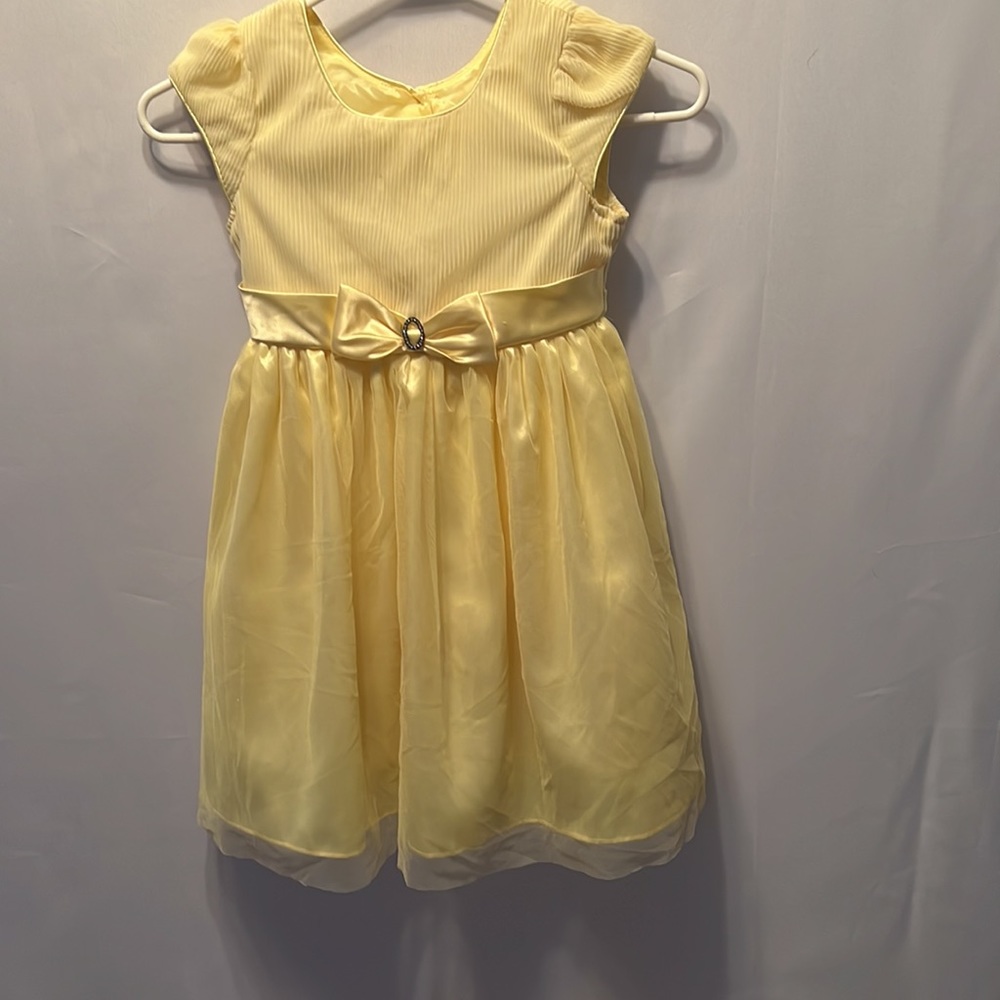 Forever Magic Little Girl Chiffon Formal Dress. Yellow Size 6 Knee Length